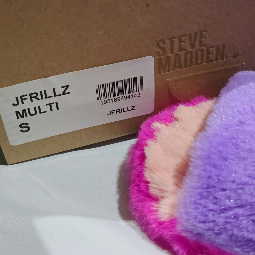 Steve Madden ✦ Frillz Slippers ✦ Faux Fur Colorblock Open Toe Cozy Grip Sole NWT